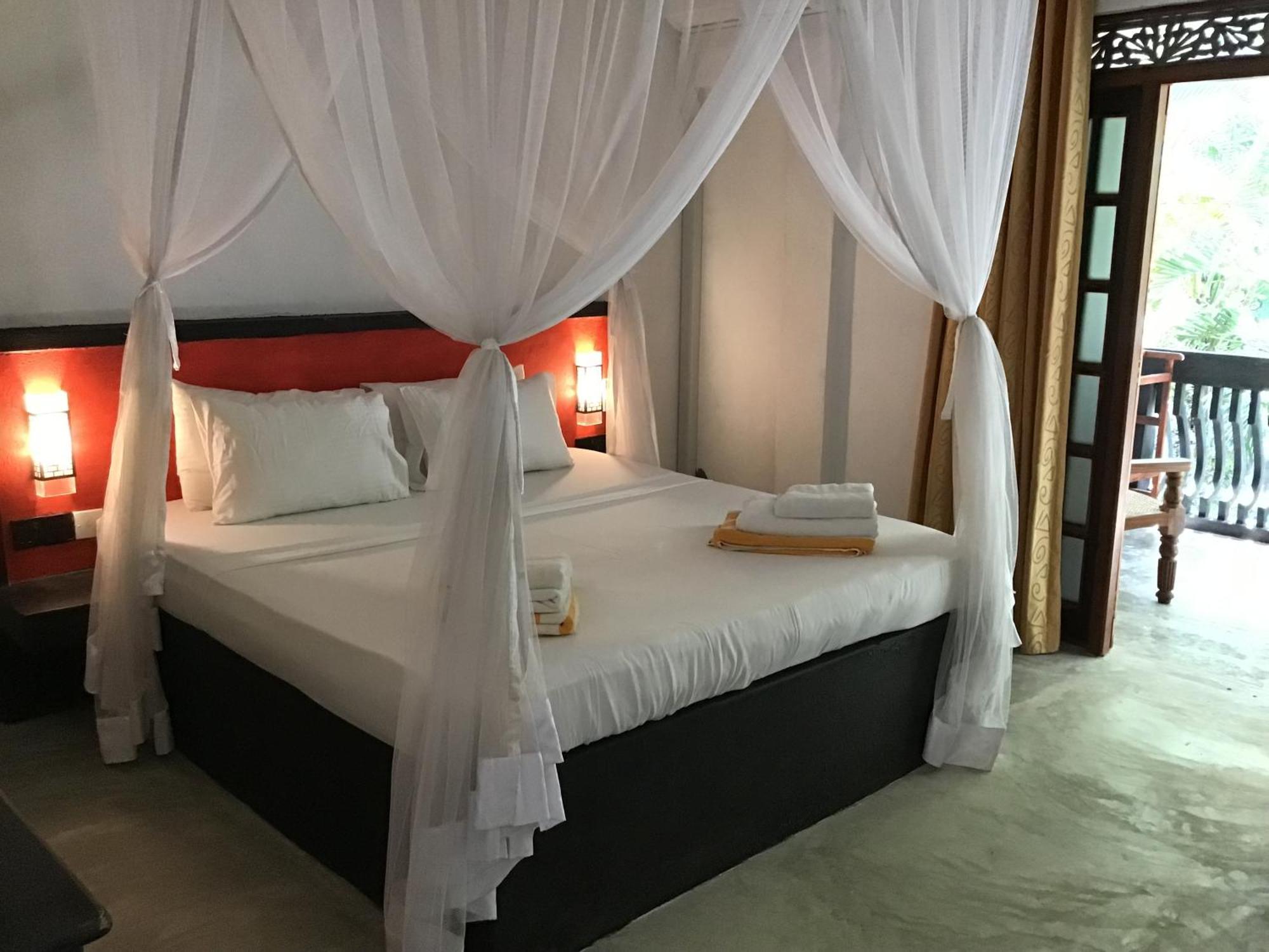 Sanjeehome & Lanka Ayurveda, Bentota Exteriör bild