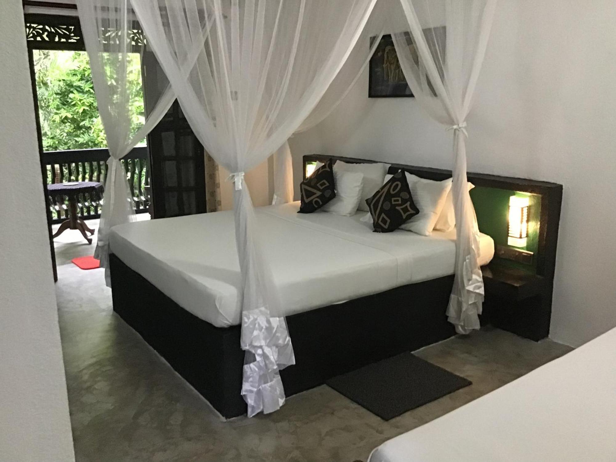 Sanjeehome & Lanka Ayurveda, Bentota Exteriör bild