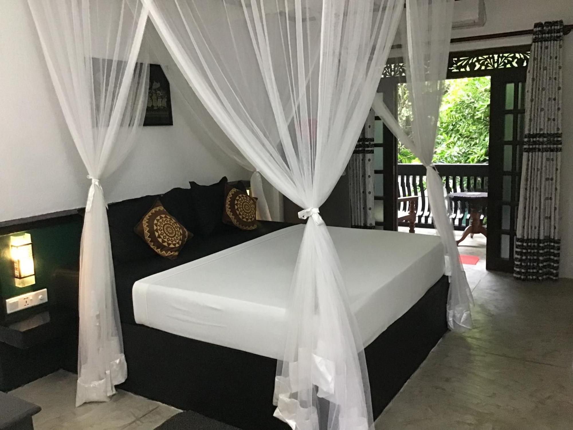 Sanjeehome & Lanka Ayurveda, Bentota Exteriör bild